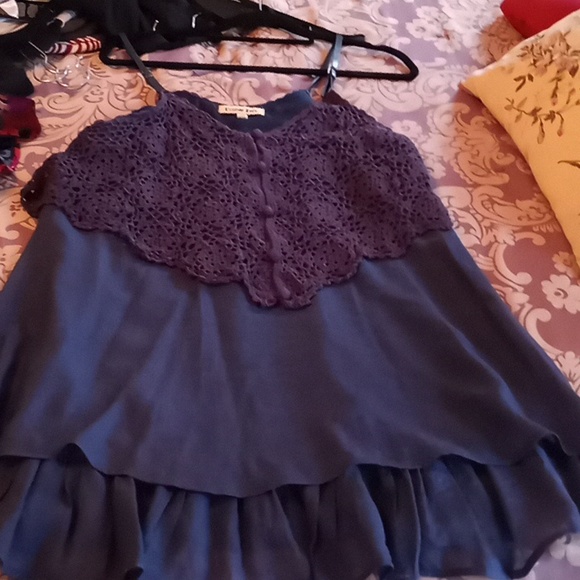 Womans summer top - Picture 5 of 6